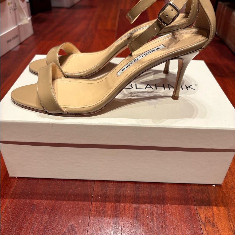 Manolo Blahnik Patent Leather Nude Ankle Strap Heels - Picture 7 of 12